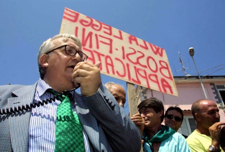 Lo specchio del nostro disincanto