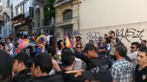 polizia blocca Istanbul gay pride 2015