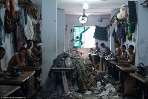 Bangladesh, bambini al lavoro, 2015. Foto: Claudio Montesano Casillas.